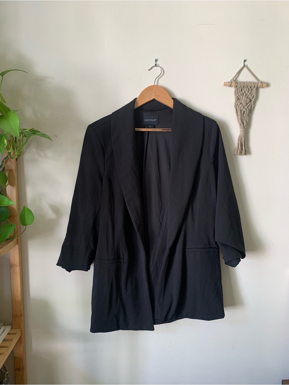 DAKOTA BLUE // Black Blazer